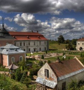 Шість наймістичніших замків Західної України. Моторошні історії кам’яних стін та загублених життів