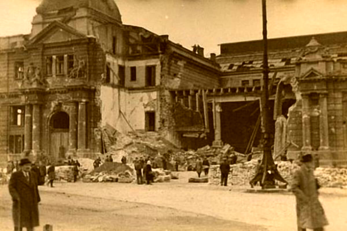 “Апофеоз війни”: поруйнований Львів 1939-1945 років на рідкісних фотографіях
