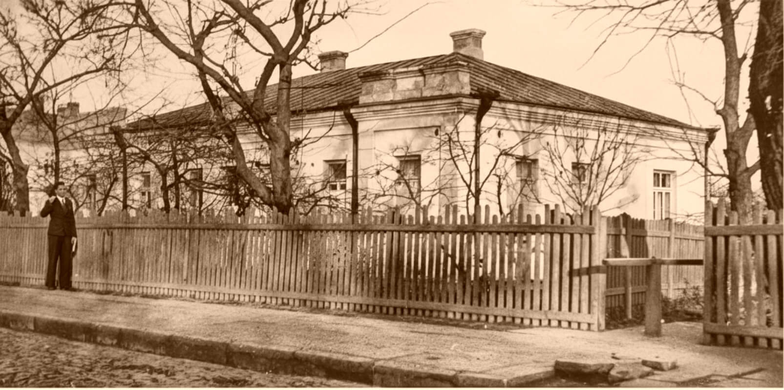 Історія одного зниклого будинку, або Український храм на Міцкевича